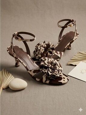 FARM Rio Women's Flower Kitten Heel Sandals Cow Print Haircalf 8.5 NIB